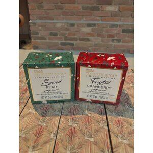 Baylis & Harding Fuzzy Duck Limited Edition Spiced Pear & Frosted Cranberry Soak